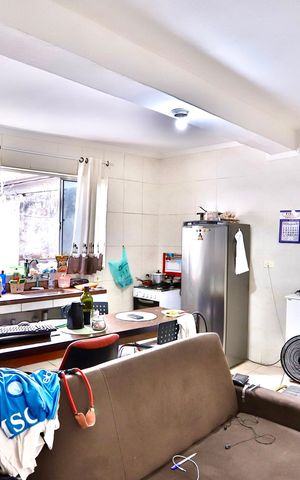 Casa à venda com 220m², 2 quartos e 8 vagas Casa à venda com 220m², 2 quartos e 8 vagasCozinha