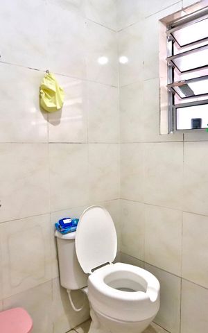 Casa à venda com 220m², 2 quartos e 8 vagas Casa à venda com 220m², 2 quartos e 8 vagasBanheiro