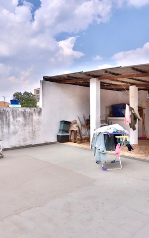 Casa à venda com 220m², 2 quartos e 8 vagas Casa à venda com 220m², 2 quartos e 8 vagasÁrea de Serviço