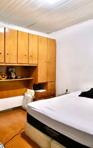 Casa à venda com 220m², 2 quartos e 8 vagas Casa à venda com 220m², 2 quartos e 8 vagasQuarto 2