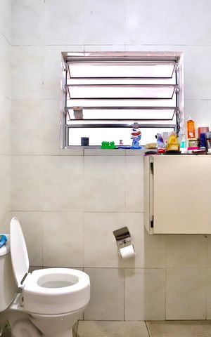 Casa à venda com 220m², 2 quartos e 8 vagas Casa à venda com 220m², 2 quartos e 8 vagasBanheiro