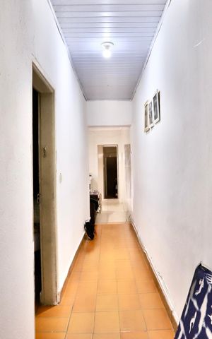 Casa à venda com 220m², 2 quartos e 8 vagas Casa à venda com 220m², 2 quartos e 8 vagasCorredor para os Quartos