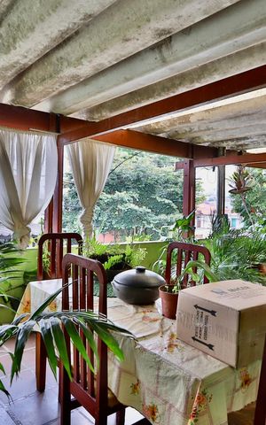 Casa à venda com 220m², 2 quartos e 8 vagas Casa à venda com 220m², 2 quartos e 8 vagasQuintal