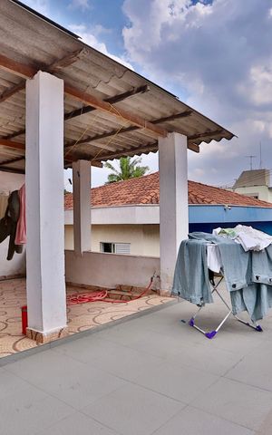 Casa à venda com 220m², 2 quartos e 8 vagas Casa à venda com 220m², 2 quartos e 8 vagasÁrea de Serviço