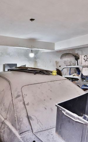 Casa à venda com 220m², 2 quartos e 8 vagas Casa à venda com 220m², 2 quartos e 8 vagasÁrea de Serviço