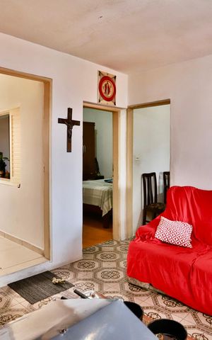 Casa à venda com 220m², 2 quartos e 8 vagas Casa à venda com 220m², 2 quartos e 8 vagasSala