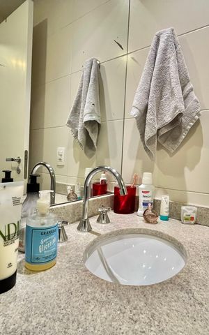 Apartamento à venda com 89m², 3 quartos e 2 vagas Apartamento à venda com 89m², 3 quartos e 2 vagasBanheiro Corredor