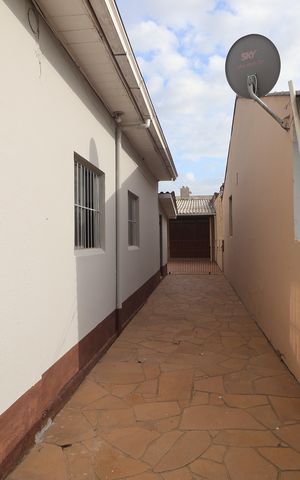 Casa à venda com 90m², 2 quartos e 1 vagaÁrea externa