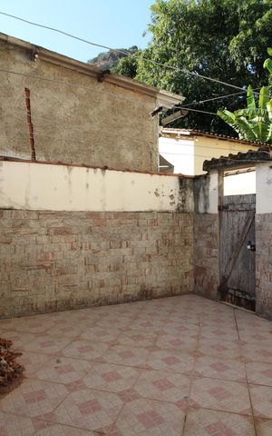 Casa para alugar com 140m², 3 quartos e 1 vagaÁrea de Serviço - Fundos