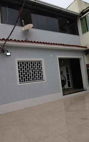 Casa à venda com 120m², 3 quartos e sem vagaQuintal frente