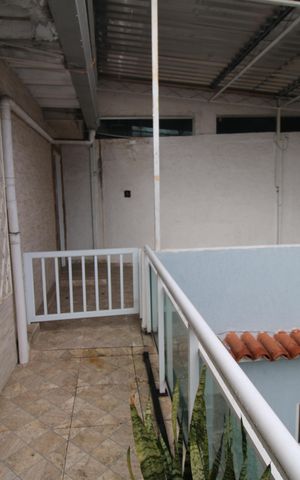 Casa à venda com 120m², 3 quartos e sem vagaQuintal fundos