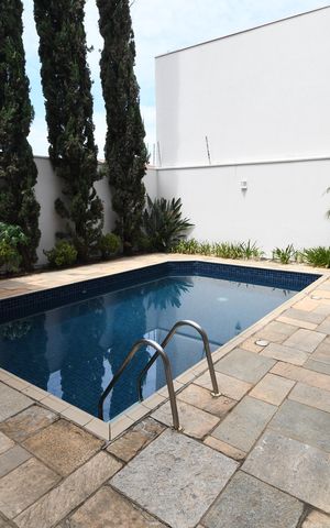 Casa para alugar com 288m², 5 quartos e 3 vagasPiscina