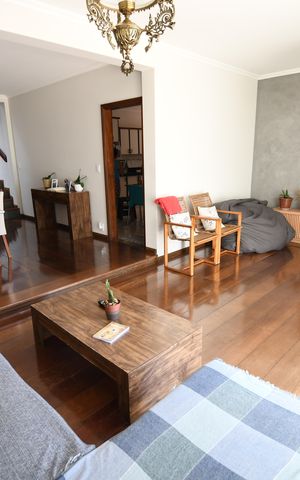 Casa para alugar com 288m², 5 quartos e 3 vagasSala