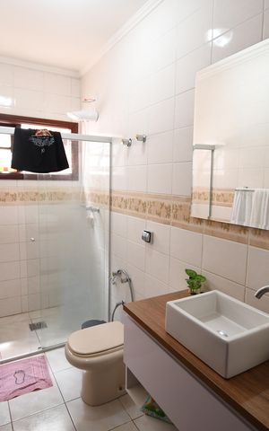 Casa para alugar com 288m², 5 quartos e 3 vagasBanheiro 2