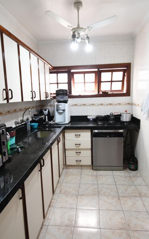 Casa para alugar com 288m², 5 quartos e 3 vagasCozinha