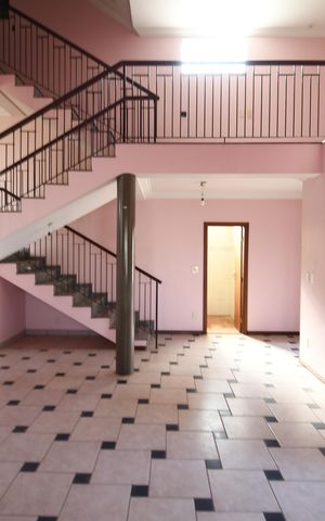 Casa à venda com 480m², 4 quartos e 5 vagasSala 1