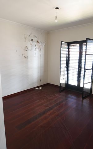 Casa à venda com 480m², 4 quartos e 5 vagasQuarto Suíte 4