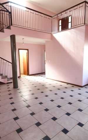 Casa à venda com 480m², 4 quartos e 5 vagasSala 1