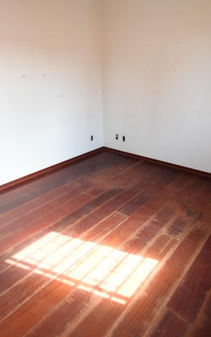 Casa à venda com 480m², 4 quartos e 5 vagasQuarto Suíte 2