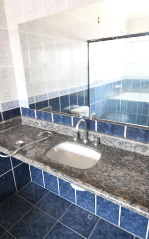 Casa à venda com 480m², 4 quartos e 5 vagasBanheiro 1