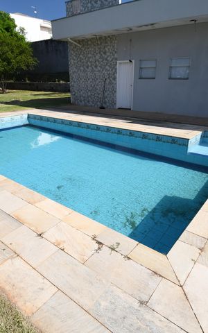Casa à venda com 480m², 4 quartos e 5 vagasPiscina