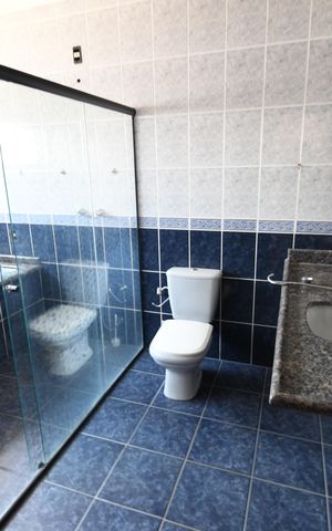 Casa à venda com 480m², 4 quartos e 5 vagasBanheiro 1