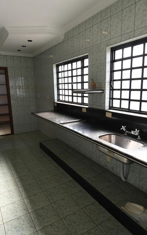 Casa à venda com 480m², 4 quartos e 5 vagasCozinha