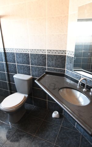Casa à venda com 480m², 4 quartos e 5 vagasBanheiro 2