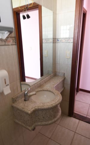 Casa à venda com 480m², 4 quartos e 5 vagasLavabo 1