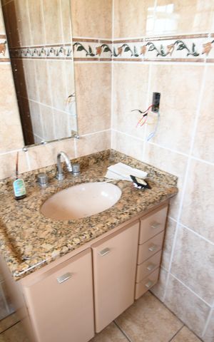 Casa à venda com 480m², 4 quartos e 5 vagasBanheiro 4