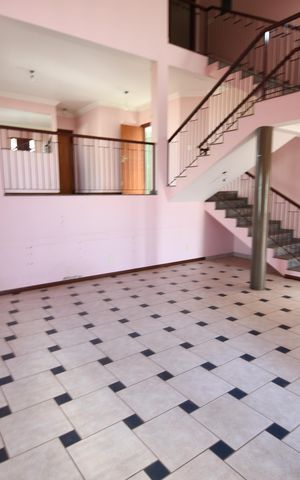 Casa à venda com 480m², 4 quartos e 5 vagasSala 1