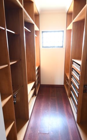Casa à venda com 480m², 4 quartos e 5 vagasQuarto Suíte 4