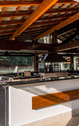 Casa de condomínio à venda com 300m², 4 quartos e 4 vagas Casa de condomínio à venda com 300m², 4 quartos e 4 vagasÁrea gourmet