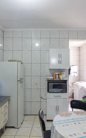 Casa à venda com 260m², 6 quartos e 2 vagas Casa à venda com 260m², 6 quartos e 2 vagasCozinha