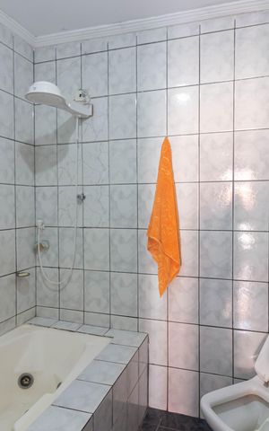 Casa para alugar com 165m², 3 quartos e 2 vagas Casa para alugar com 165m², 3 quartos e 2 vagasBanheiro da Suíte 1
