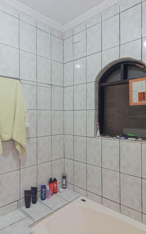 Casa para alugar com 165m², 3 quartos e 2 vagas Casa para alugar com 165m², 3 quartos e 2 vagasBanheiro da Suíte 1