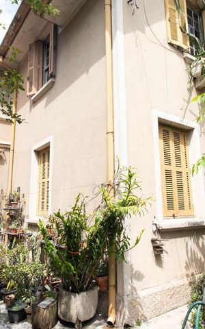 Casa à venda com 2070m², 3 quartos e 3 vagas Casa à venda com 2070m², 3 quartos e 3 vagasCasa 1