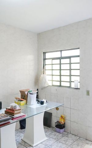 Casa à venda com 216m², 2 quartos e 4 vagasEdícula