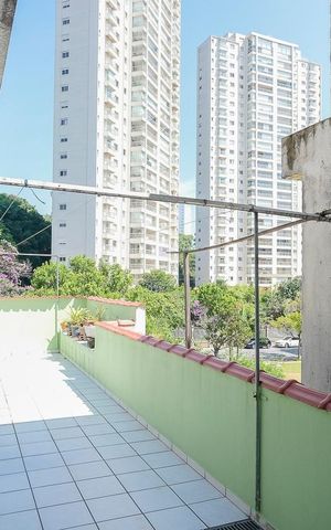 Casa à venda com 216m², 2 quartos e 4 vagasVaranda