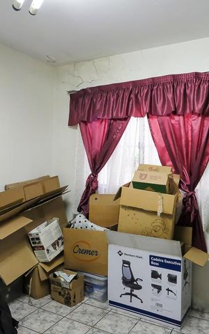 Casa à venda com 216m², 2 quartos e 4 vagasEdícula