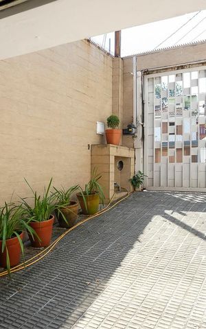 Casa à venda com 216m², 2 quartos e 4 vagasGaragem