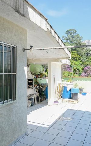 Casa à venda com 216m², 2 quartos e 4 vagasVaranda