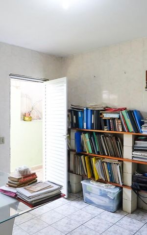 Casa à venda com 216m², 2 quartos e 4 vagasEdícula