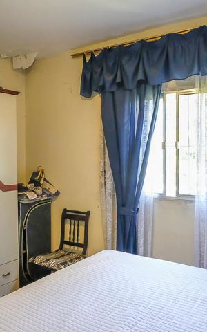 Casa à venda com 216m², 2 quartos e 4 vagasQuarto 2 edícula