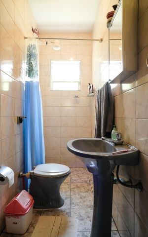 Casa à venda com 216m², 2 quartos e 4 vagasBanheiro edícula