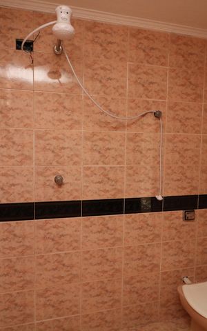 Casa à venda com 192m², 3 quartos e 3 vagasBanheiro 2