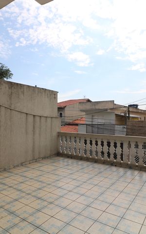 Casa à venda com 192m², 3 quartos e 3 vagasVaranda