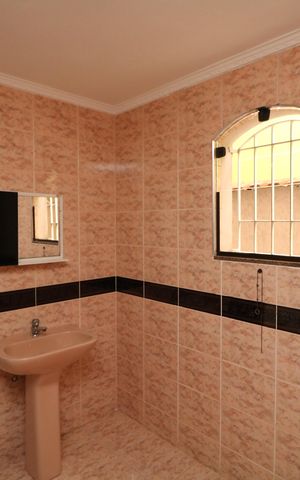 Casa à venda com 192m², 3 quartos e 3 vagasBanheiro 2