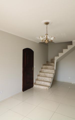 Casa à venda com 192m², 3 quartos e 3 vagasSala
