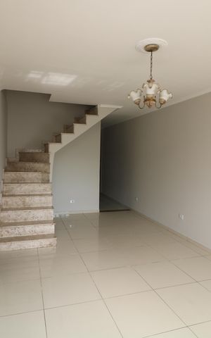 Casa à venda com 192m², 3 quartos e 3 vagasSala